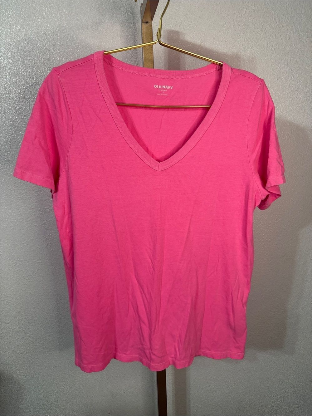 Old Navy Hot Pink V-Neck Short Sleeve Tee- small